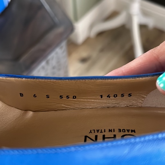 NWOT, St John, leather heels, blue white color block, size 6 - Picture 9 of 13